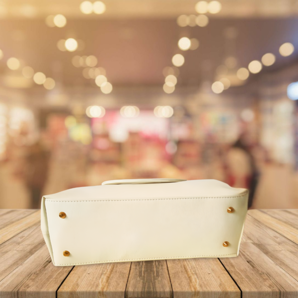 "Elegant Medium-Sized Purse - Simple Design" - Image 4